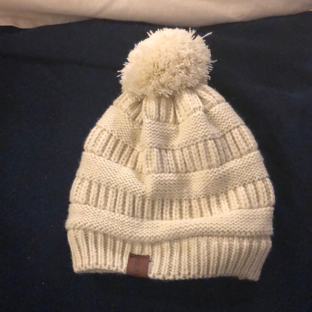 New without tags toddler hat fuzzy with Pom Pom